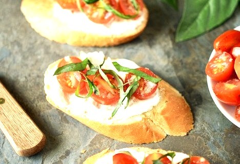 Tomato Crostini With Whipped Goat Cheese